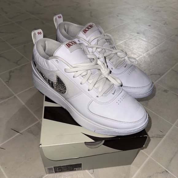 Basketball Shoes - Picture 5 of 5